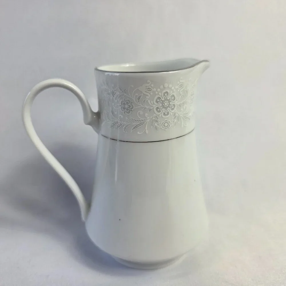 Crown Ming Queen's Lace Creamer White Flowers Platinum Trim